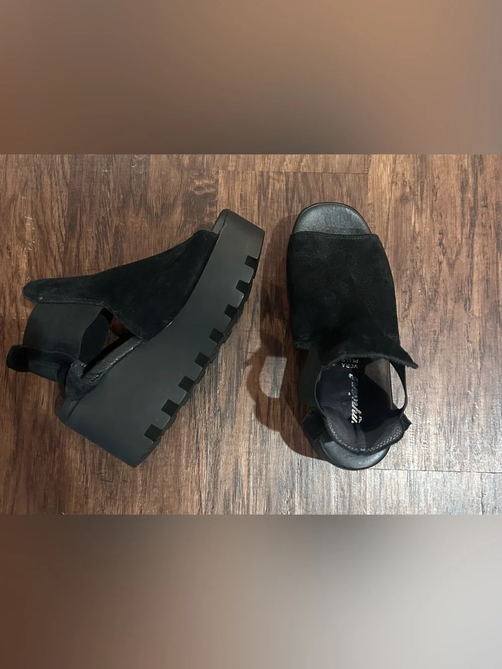 PIAMPIANI Made in Italy! 🇮🇹Black Suede Platform Sandals Size 37/7. Never worn!